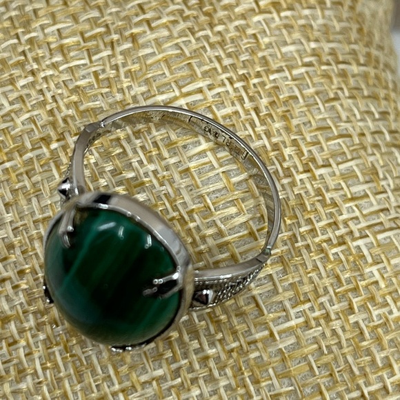 Vintage Sterling Silver Green Malachite Ring, Prong-Set Oval, Size 7 - Picture 11 of 13